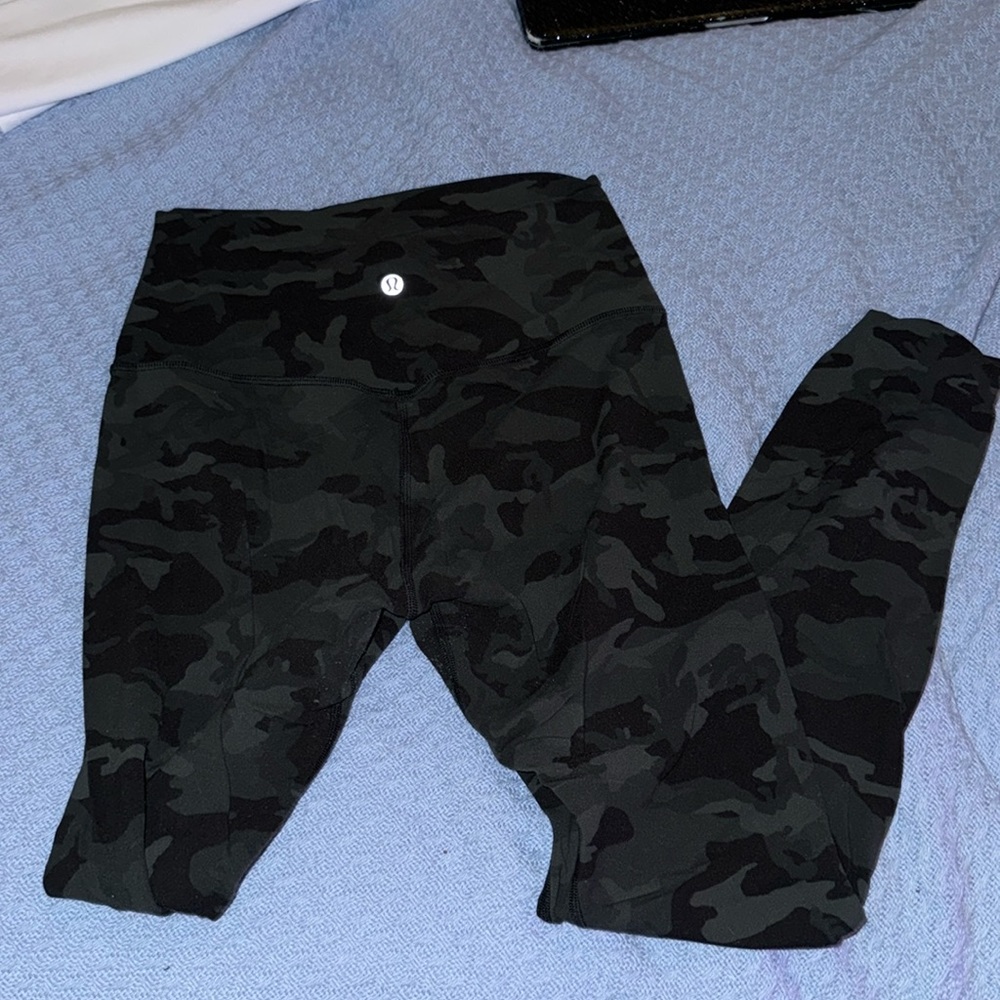 Lululemon align leggings used no stains! Size 6